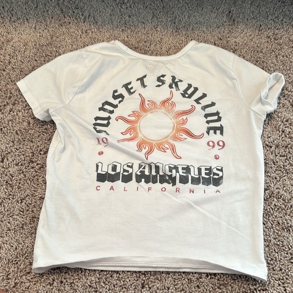 Hollister graphic tee size medium see back pic - Picture 2 of 2